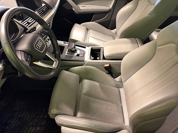Audi Q5 8 of 26