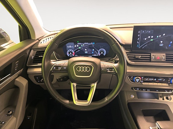 Audi Q5 12 of 26