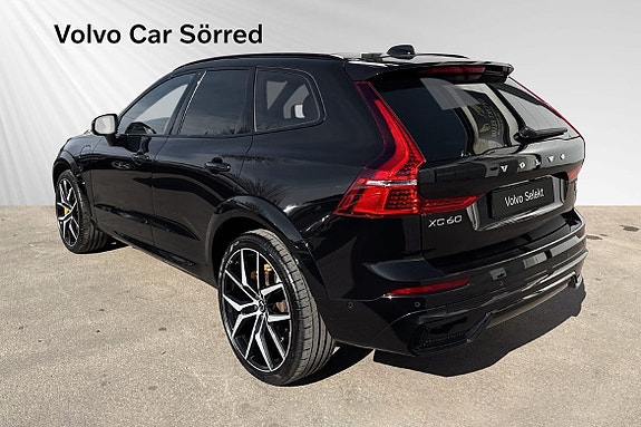 Volvo XC60 4 of 17