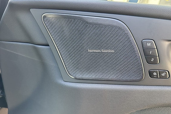Volvo XC60 15 of 17