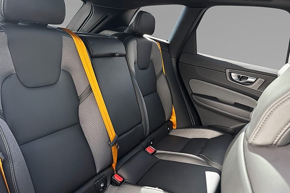 Volvo XC60 11 of 17