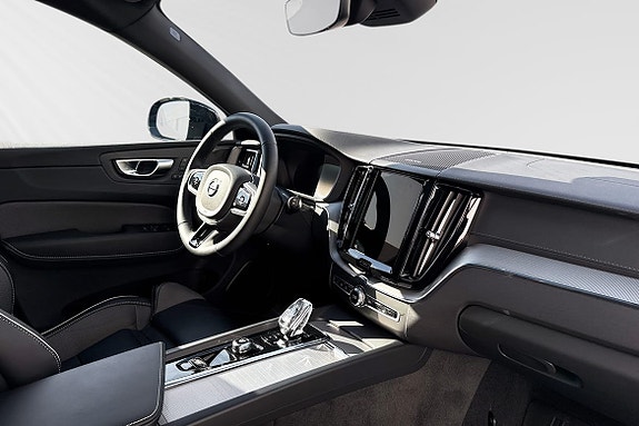 Volvo XC60 10 of 17