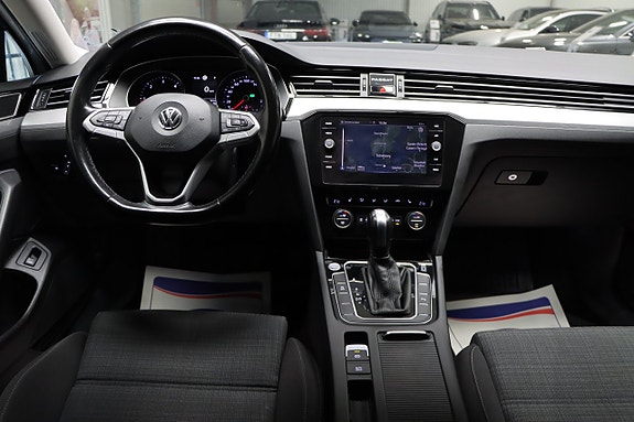 Volkswagen Passat 9 of 20