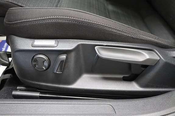 Volkswagen Passat 12 of 20
