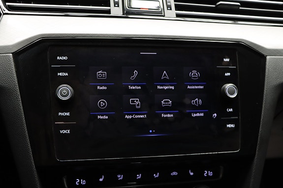 Volkswagen Passat 18 of 20