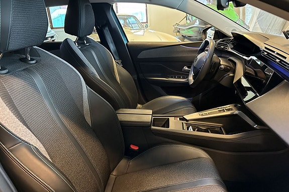 Peugeot 308 13 of 17