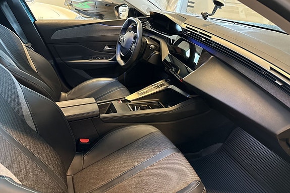 Peugeot 308 14 of 17