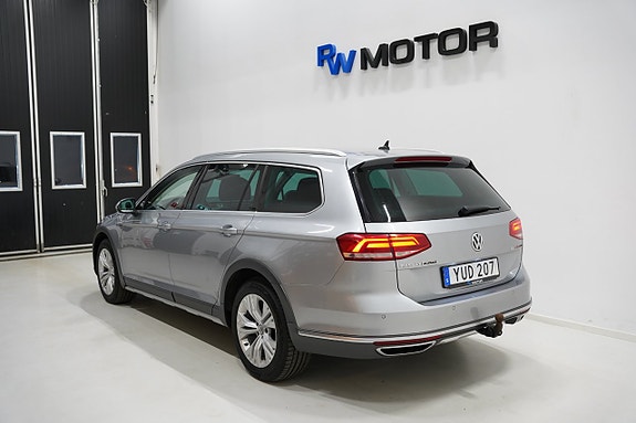 Volkswagen Passat Alltrack 4 of 5