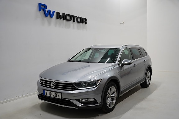 Volkswagen Passat Alltrack 2 of 5