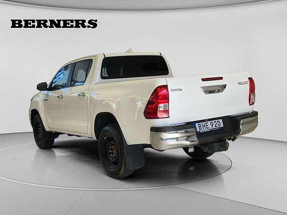 Toyota HiLux 3 of 5