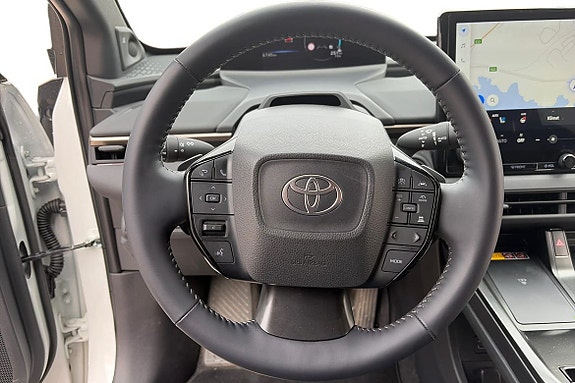 Toyota bZ4X 12 of 15