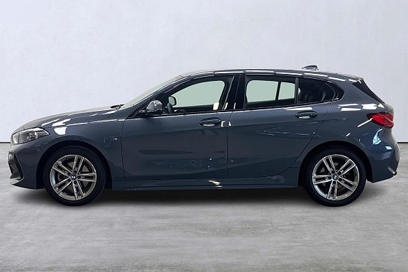 BMW 118i 2 of 5