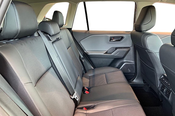 Toyota RAV4 9 of 23