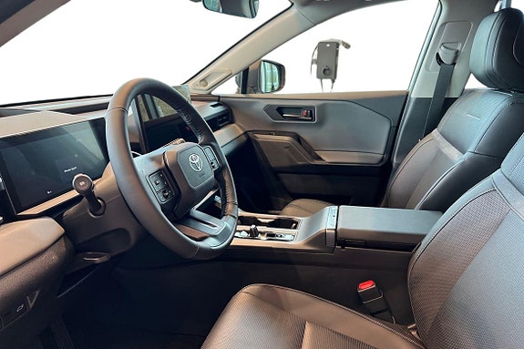 Toyota RAV4 14 of 23