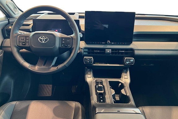 Toyota RAV4 10 of 23