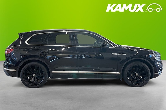 Volkswagen Touareg 2 of 5