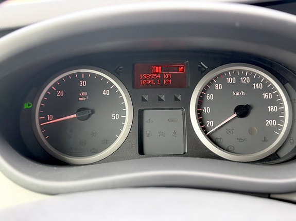 Opel Vivaro 17 of 19
