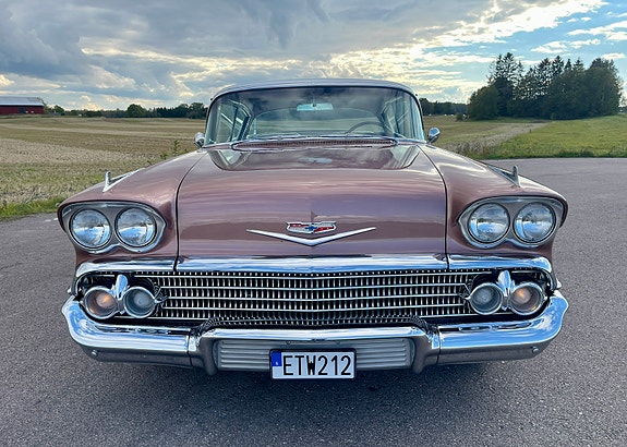 Chevrolet Impala 2 of 5