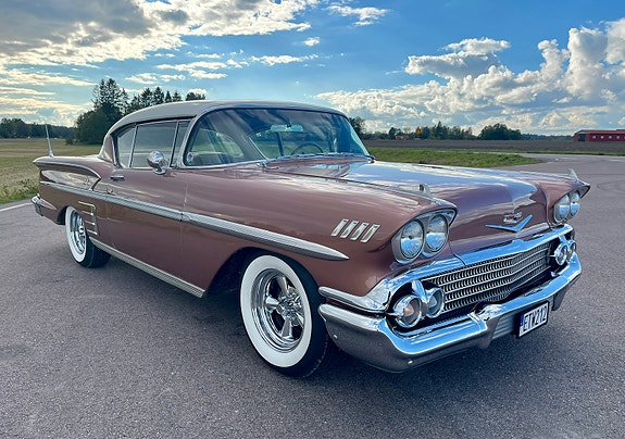 Chevrolet Impala 3 of 5