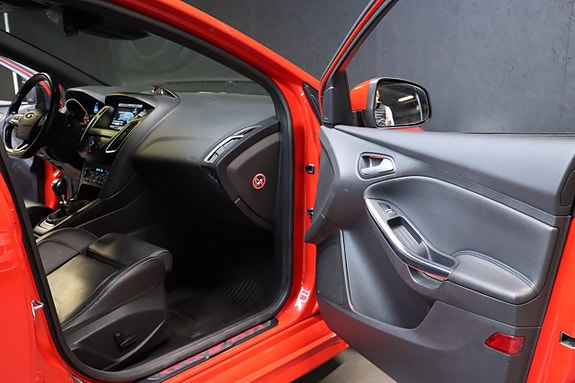 Ford Focus 16 of 28