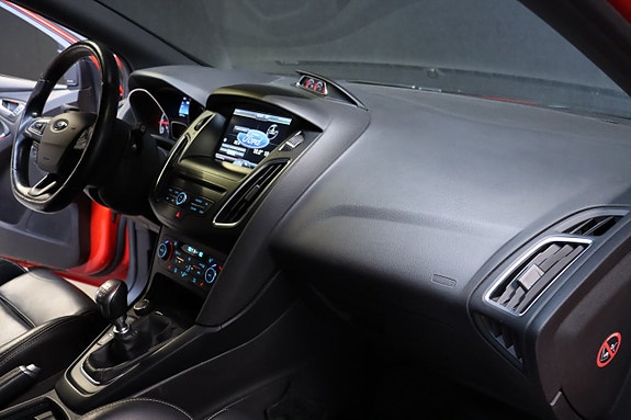 Ford Focus 17 of 28