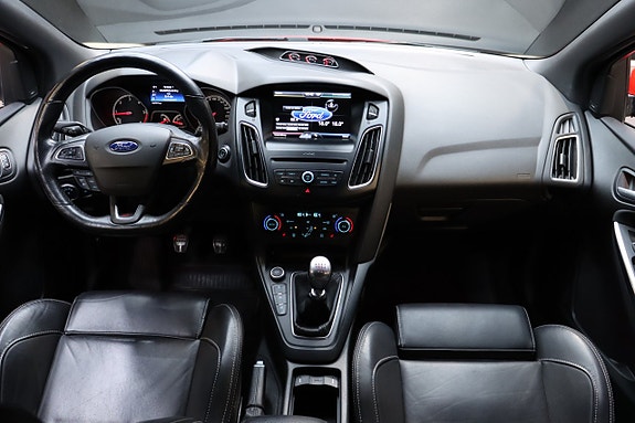 Ford Focus 21 of 28