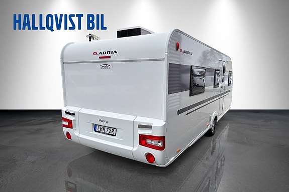 Adria Adora 593 UP Ac Queenbed 4 of 15