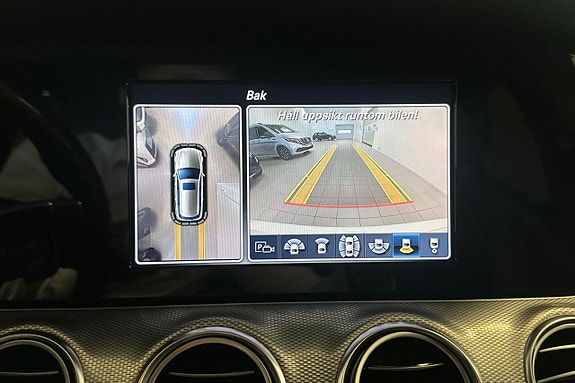 Mercedes-Benz E220 13 of 16