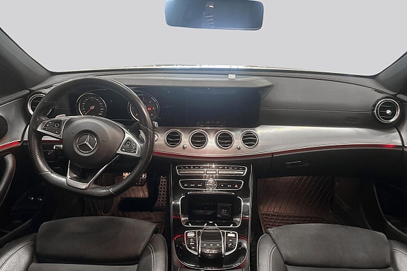 Mercedes-Benz E220 7 of 16