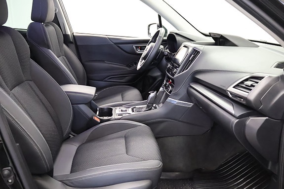 Subaru Forester 9 of 18
