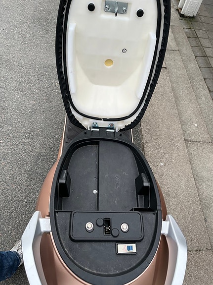 YADEA Apex Klass 1, elmoped, körs med AM-kort 9 of 10