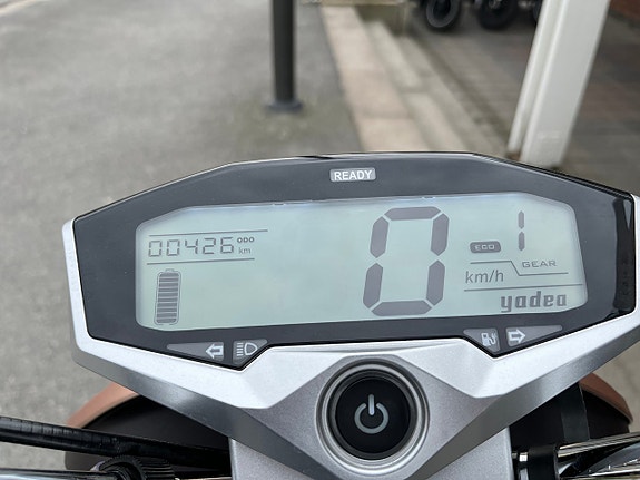 YADEA Apex Klass 1, elmoped, körs med AM-kort 10 of 10