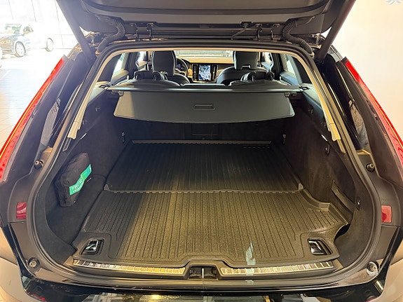 Volvo V90 Cross Country 9 of 11