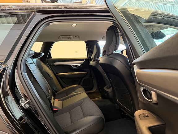 Volvo V90 Cross Country 8 of 11