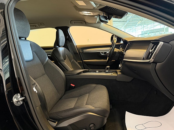 Volvo V90 Cross Country 7 of 11