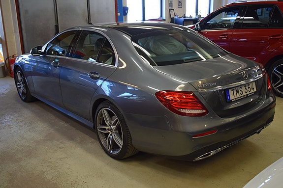 Mercedes-Benz E220 d 4 of 5