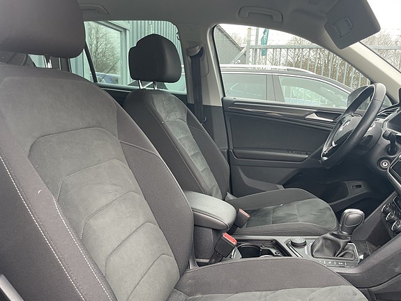 Volkswagen Tiguan 3 of 4