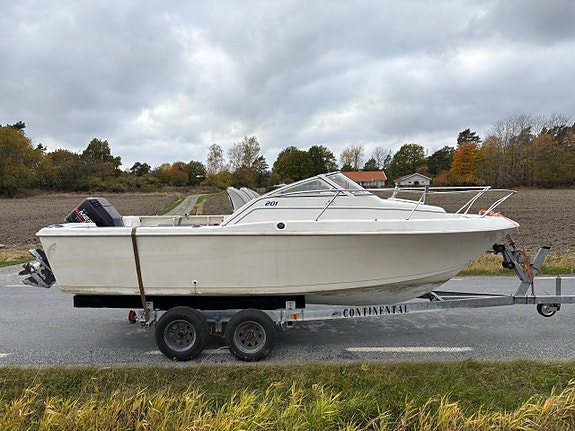 Proline 201 Wa Mercury 175Hk EFI -98 ink Boggie Trailer