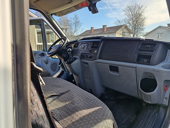 Ford Transit 12 of 14