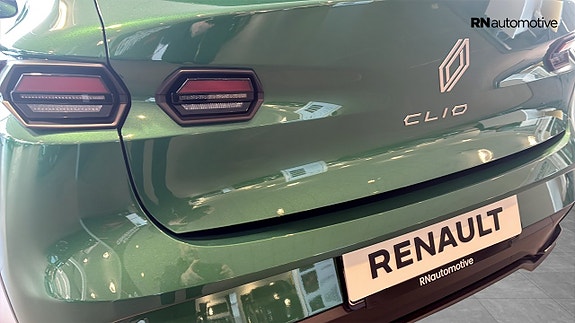 Renault Clio 19 of 21
