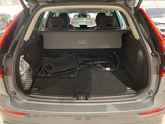 Volvo XC60 13 of 16
