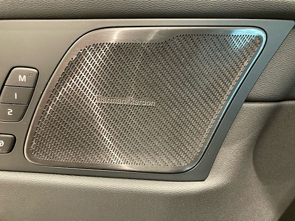 Volvo XC60 15 of 16