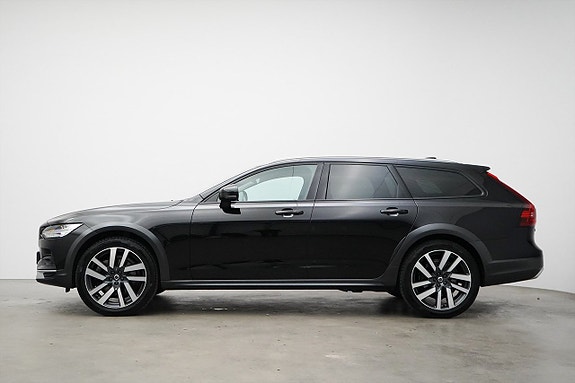 Volvo V90 Cross Country 3 of 5