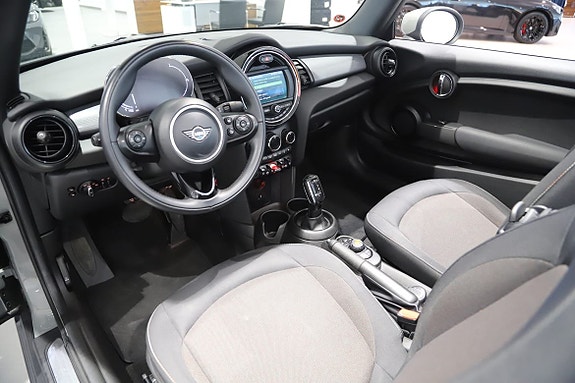 MINI Cooper 14 of 16