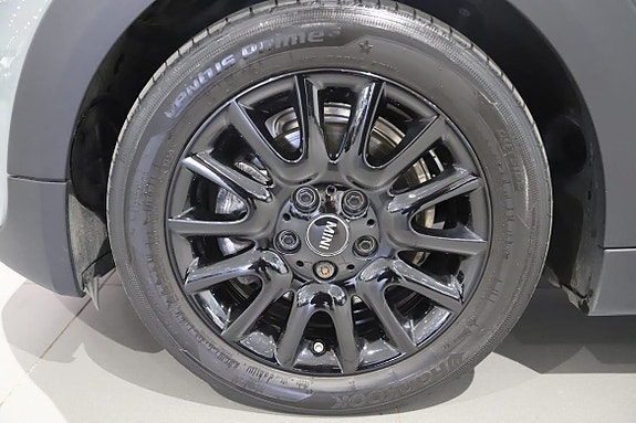 MINI Cooper 9 of 16
