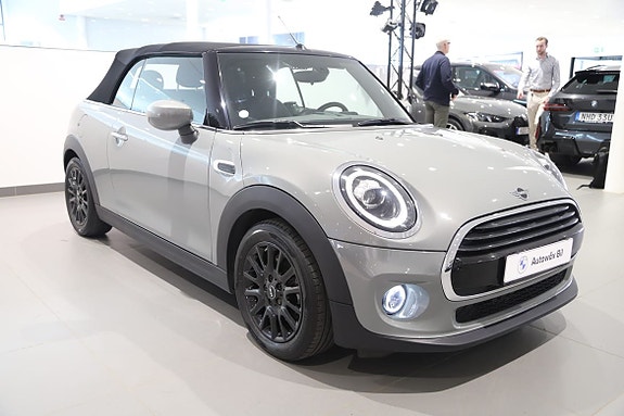 MINI Cooper 4 of 5