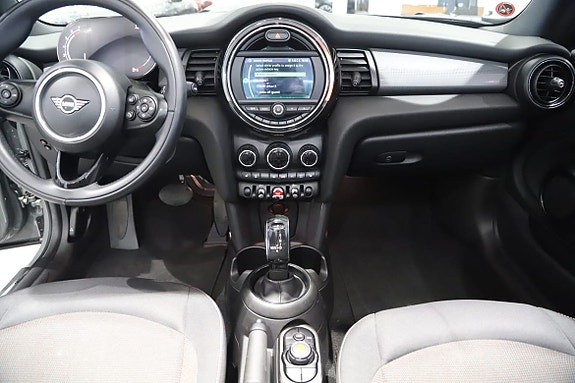 MINI Cooper 15 of 16