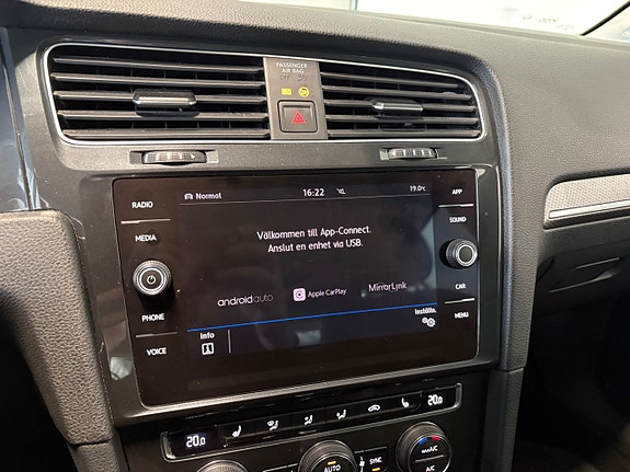 Volkswagen Golf Alltrack 12 of 19