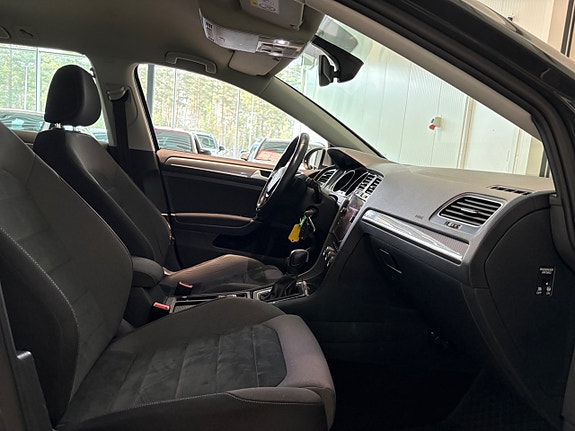 Volkswagen Golf Alltrack 11 of 19
