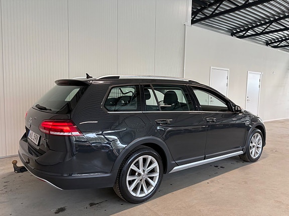 Volkswagen Golf Alltrack 3 of 19